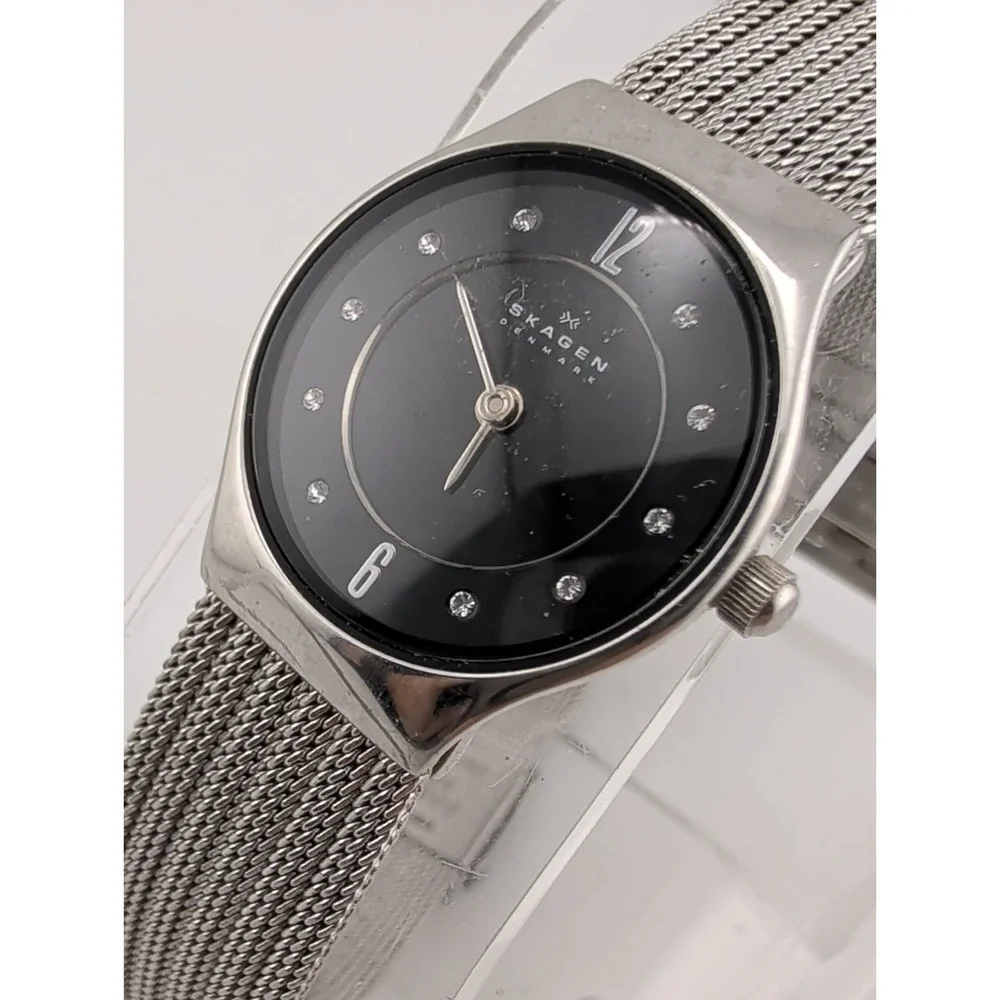 Skagen Women's Watch 24mm Case Diamond Markers Silver Band SKW2156 New Battery